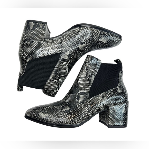 Anne Klein Size 6M Women’s Parson Block-Heel Ankle Boot Shoes Grey Animal Print - Picture 8 of 10